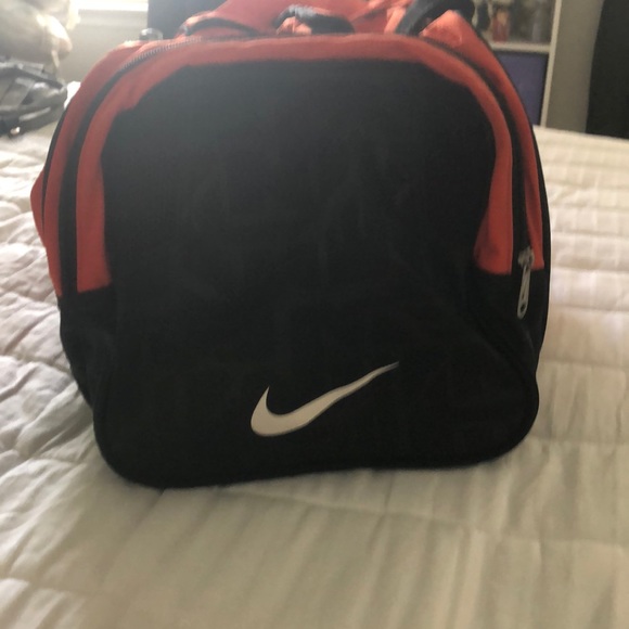 Nike Gym Bag/ Small duffle bag - Picture 2 of 4